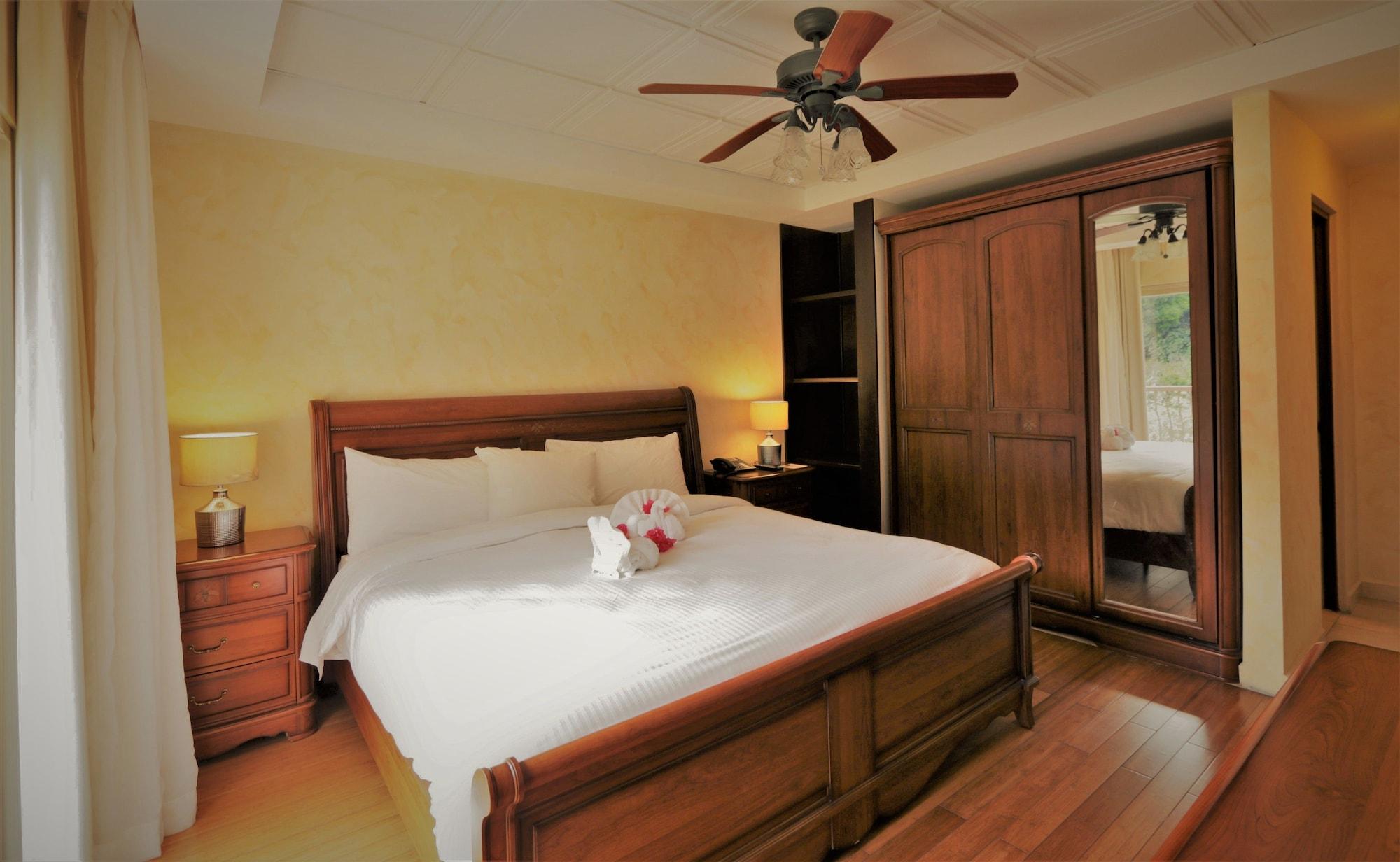 Hotel Valle Del Rio 4*